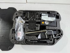 Citroen C4 Picasso 2006-2013 Bordwerkzeug Set Wagenheber Luftkompressor Set