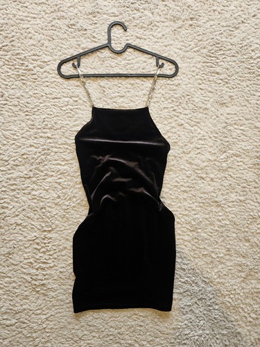 Schwarzes kurzes damenkleid - schwarzes,