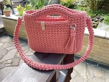 Häkeltasche Handarbeit klein Dirndltasche