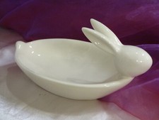Elfenbeinfarbene Hasenschale