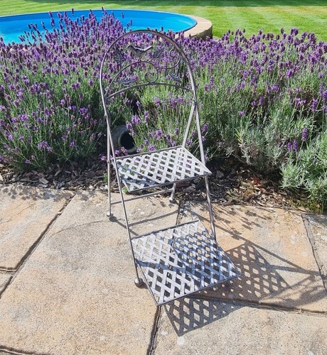 Blumentreppe gartentisch - blumentreppe,