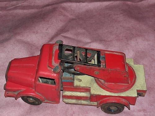 Antik feuerwehr auto aus gama - auto,