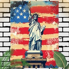Freiheitsstatue mit USA Flagge