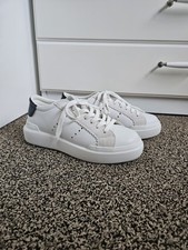 Neuwertig Café Noir Sneaker in Weiß mit schwarzen Akzenten