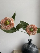 Häkel-Blumen. Blumen. Gehäkelt. Je zwei Blüten. Rosé/weiß