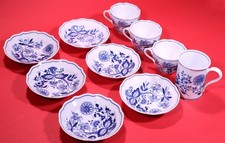 Hutschenreuther Zwiebelmuster Kaffeetassen, Untertassen, Becher, schöner Zustand