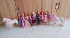 Sammlung Mattel Barbie Puppen und weitere Modepuppen sowie 2 Pferde