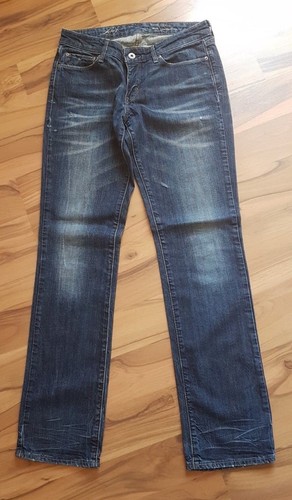 Levis demi curve - demi, straight