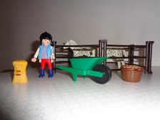 PLAYMOBIL  2 Pferde und 7 Zaunteile 1 Figur und sonstiges