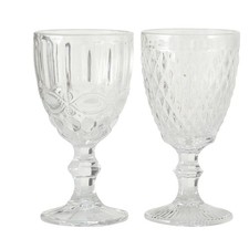 Weinglas mit Muster-Relief in