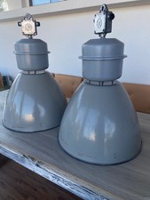 2 alte industrielampen