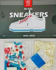 Weißer Adidas Schuh - 3D Bausteine Sneaker Puzzle Spielzeug Spaß Geschenk Steine Kinder