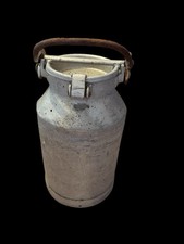 alte Milchkanne aus Metall ~