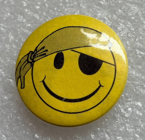 Jolly roger smiley gelb button - roger,