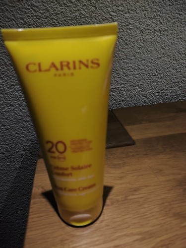 Clarins paris sun care - 1,