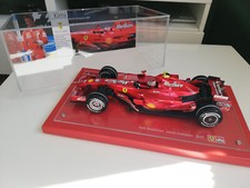 1:18 FERRARI F2007 Kimi RAIKKONEN champion 2007 OVP+vitrine