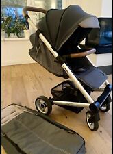 Kinderwagen in gutem Zustand mit Fußsack