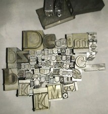 Schriftsatz aus metal für - aus,