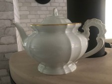 Teekanne von Fürstenberg weiss Goldrand