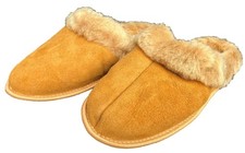 Warme Wildlederpantoffeln
