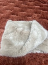 OYSHO Kunstfell-Kragen / Schal