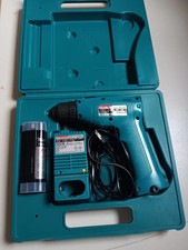 Makita Akkuschrauber 7,2V mit Akku und Ladegerät in Koffer Modell: 6015D