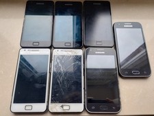 Samsung Galaxy S2 GT-I9100 und Samsung Galaxy J1 Smartphone