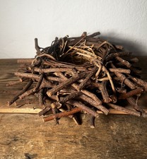 Osternest aus aststückchen - aus,