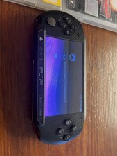 Sony PSP E1004 Konsole - Schwarz Inkl. Spiel und Ladekabel