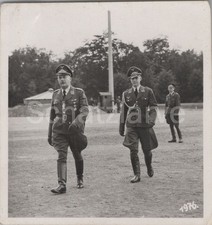 Foto, Blick auf zwei schicke Luftwaffe Offiziere (MJ-44)1025