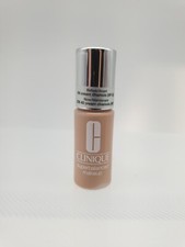 Clinique –Superbalanced  – Flüssiges Foundation,  CN 40 CREAM CHAMOIS,  10 ml
