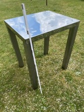 extrem stabiles Edelstahlpodest, Edelstahltisch mit Nivilierfüße, Gastrotisch