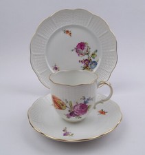 Ludwigsburg Kaffeegedeck Tasse UT Teller Korbrand Blumen Goldmalerei  Porzellan