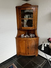 Biedermeier Eckvitrine Eckschrank  sehr fein und zierlich