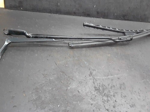 Scheibenwischerarm links und - scheibenwischerarm,