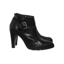 Strenesse, Stiefeletten