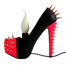 Exklusive Sexy Tischlampe Nachttischlampe aus echten High Heels mit Spikes