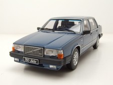 Volvo 760 1985 blau metallic Modellauto 1:18 Triple9