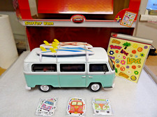 Volkswagen VW Bus T2 a Surfer-Bus  im Maßstab 1:14 von Dickie