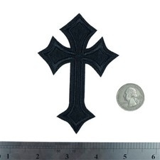 Stickerei schwarz und rotes