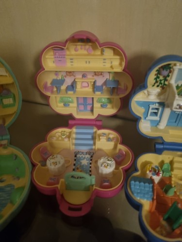 Polly pocket resturant - pocket,