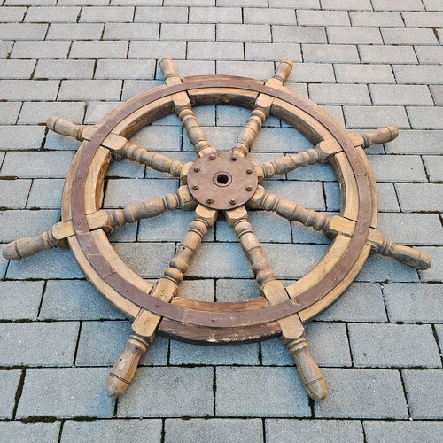 Altes holz steuerrad - holz,