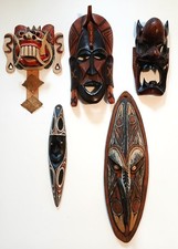 Sammlung von 5 afrikanischen & asiatischen Holzmasken - Wandmasken