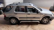 Modellauto Mercedes ML 320, 1 : 18, Hersteller Maisto, Farbe Silbergrau