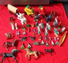 4x Kutschen Figuren Pferde