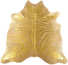 Kuhfell Hellbraun mit goldenen Zebra Prägung Rinderfell Teppich 210 x 180 cm