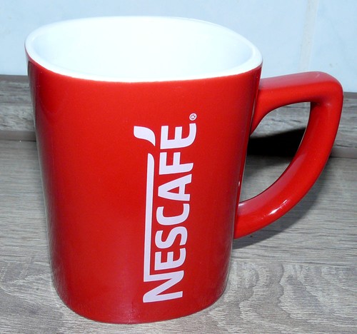 Tasse rot weiß - , nescafé