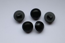 10 Kunststoff-Knöpfe