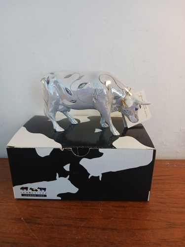 Cow parade beast - beast, 6"