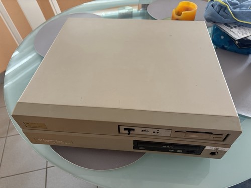 Commodore amiga 2000 mit - commodore,